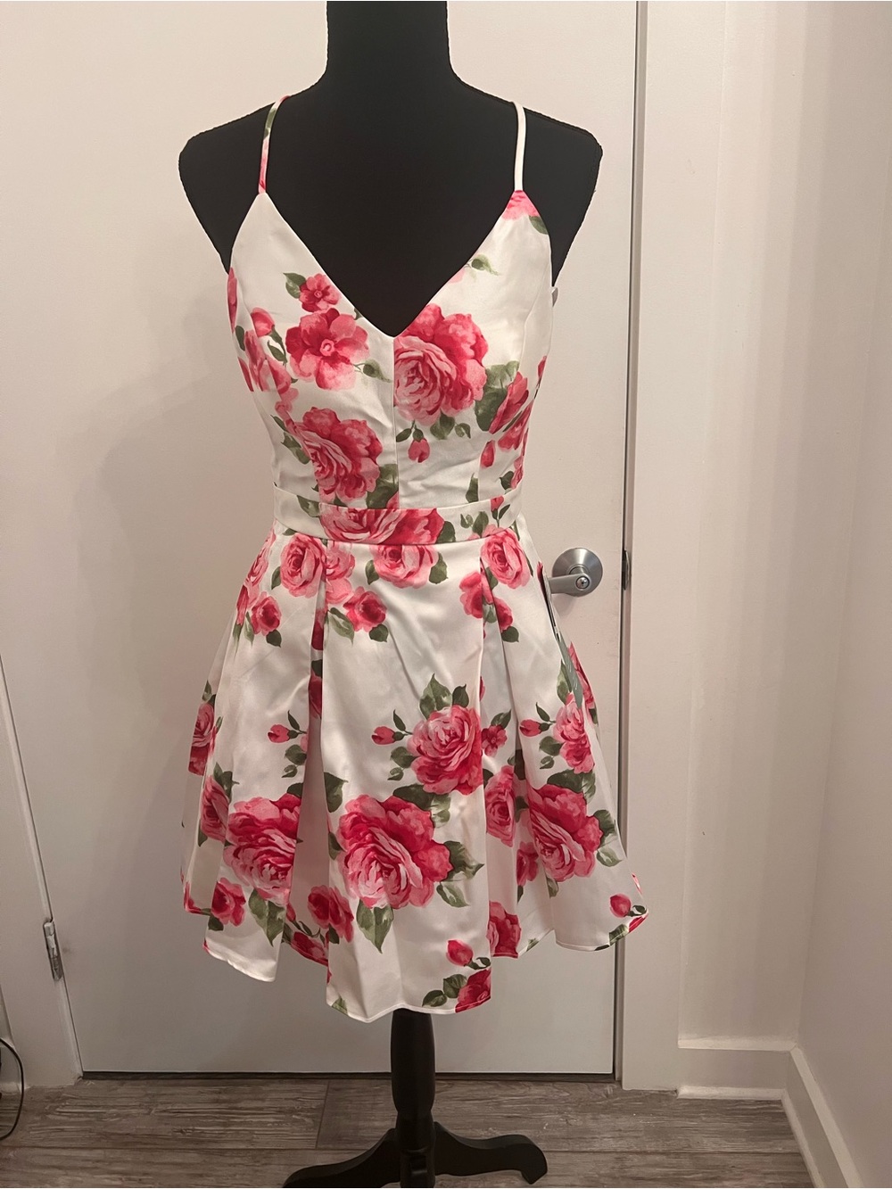 B. Smart junior dress , size 7
